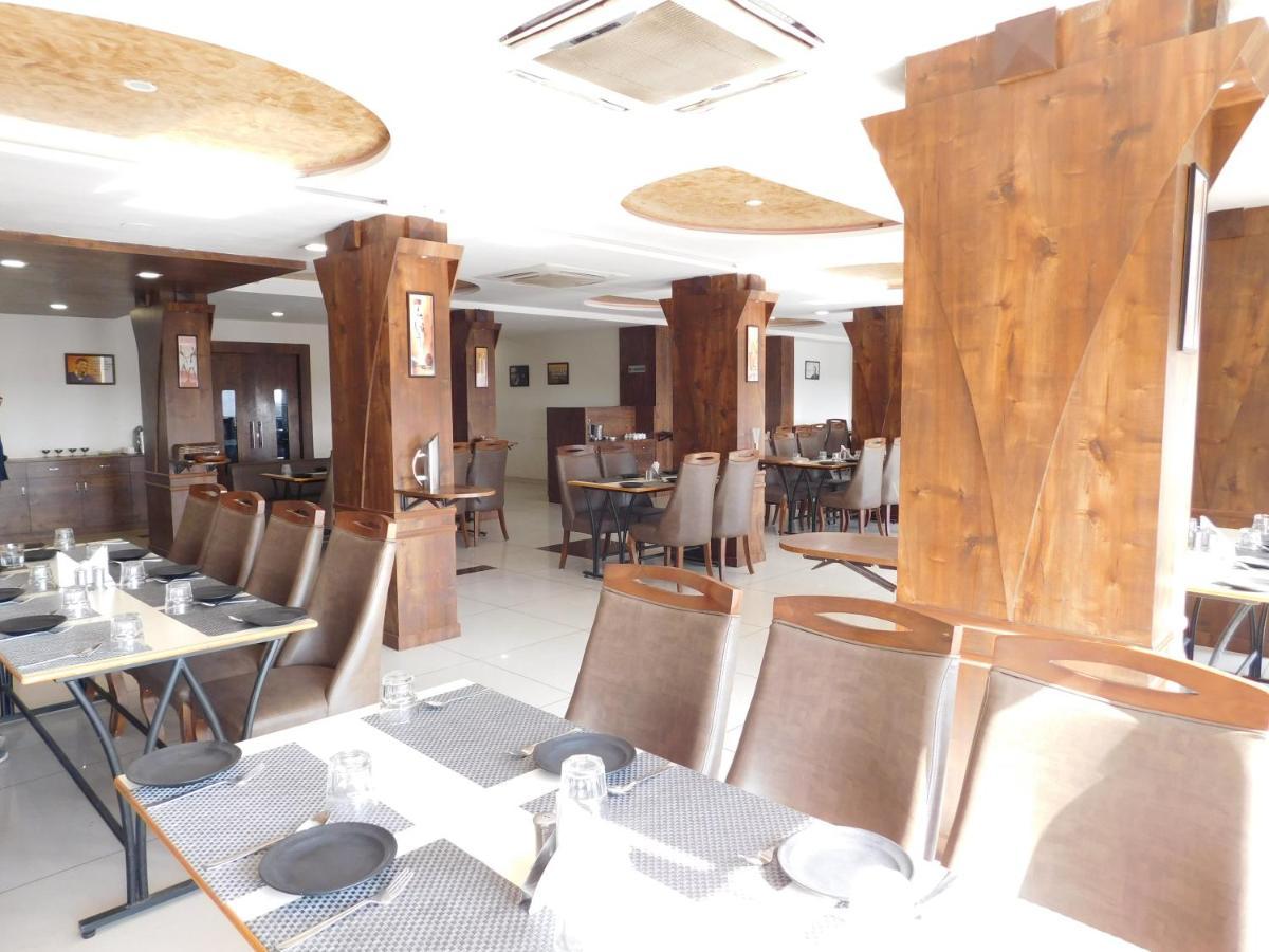 Hotel Shiva Club And Resort Mundra Kültér fotó
